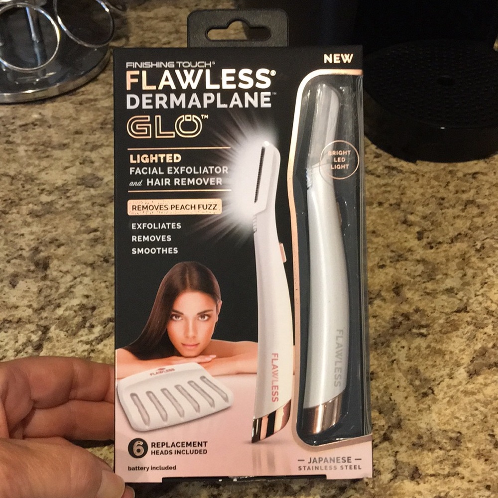 Flawless Dermaplane Glo